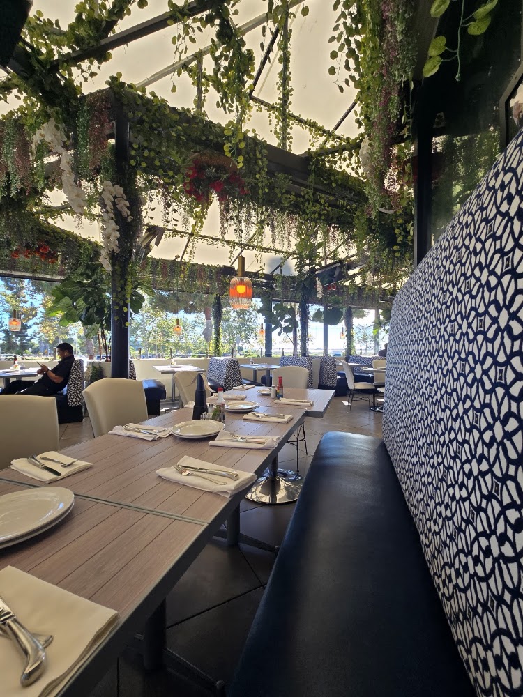 Sammy's Restaurant & Bar in Chula Vista — photo 3