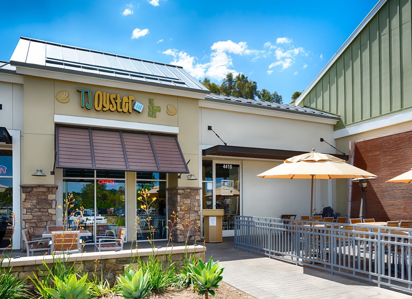 TJ Oyster Bar photo 1