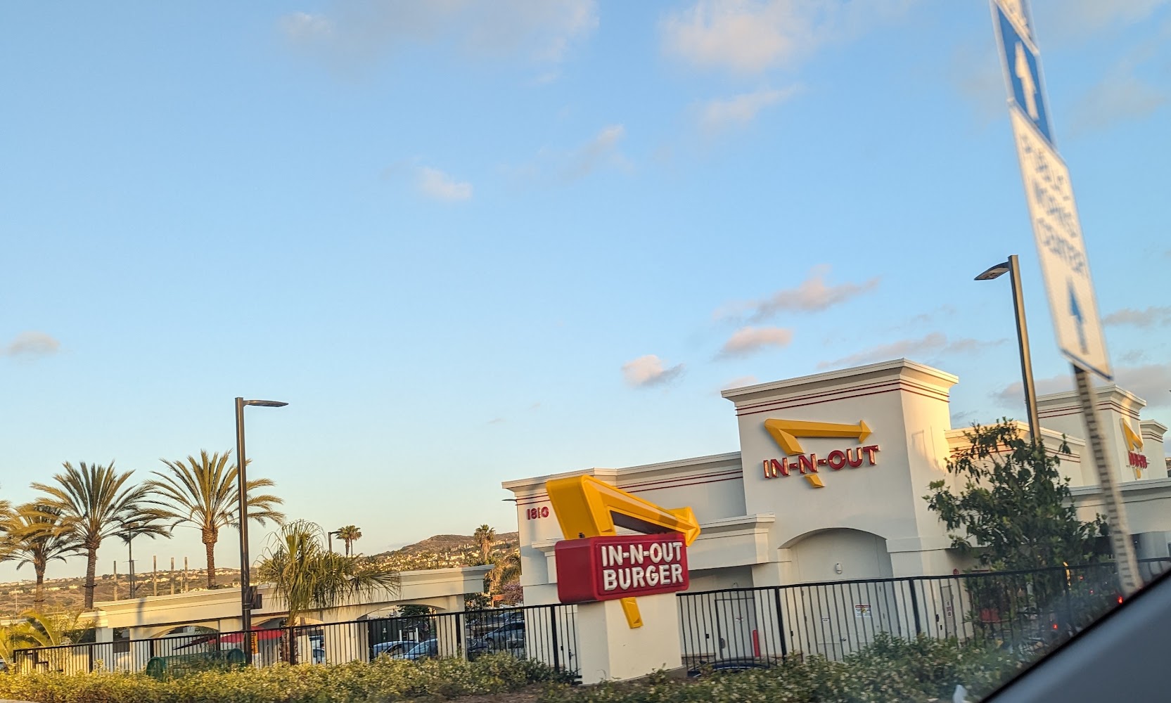 In-N-Out Burger photo 1