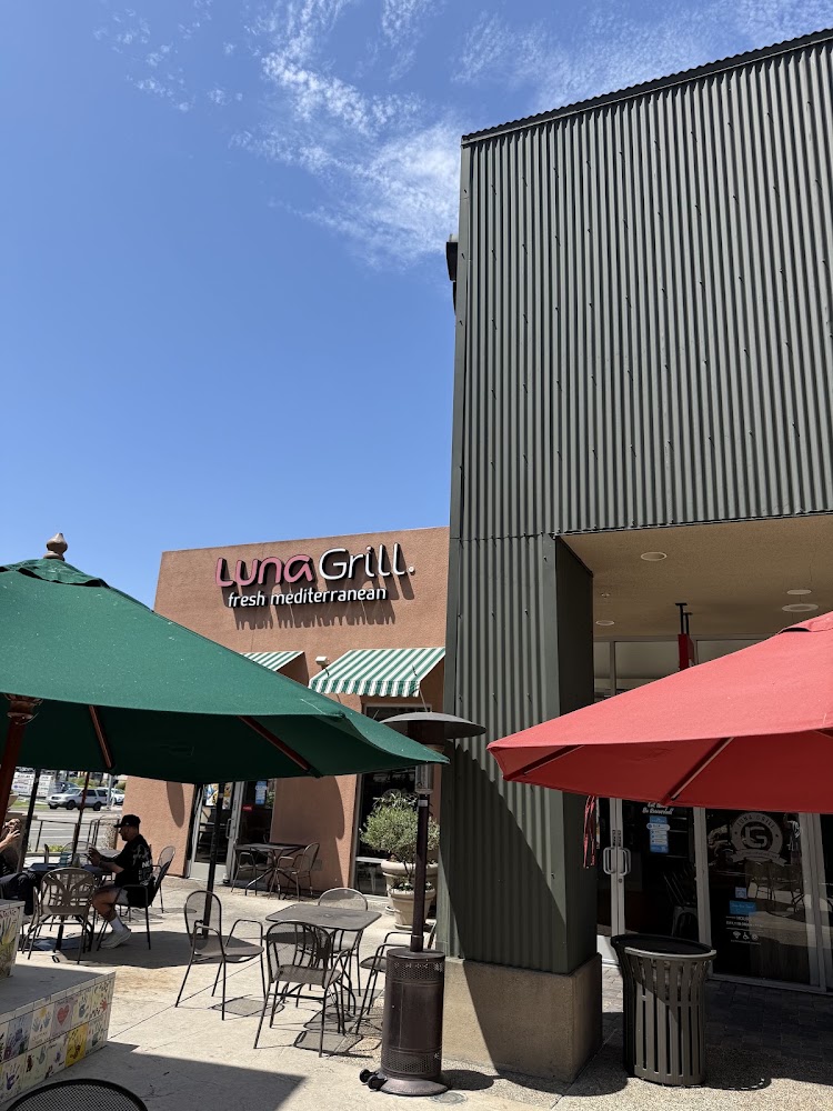 Luna Grill Eastlake photo 1