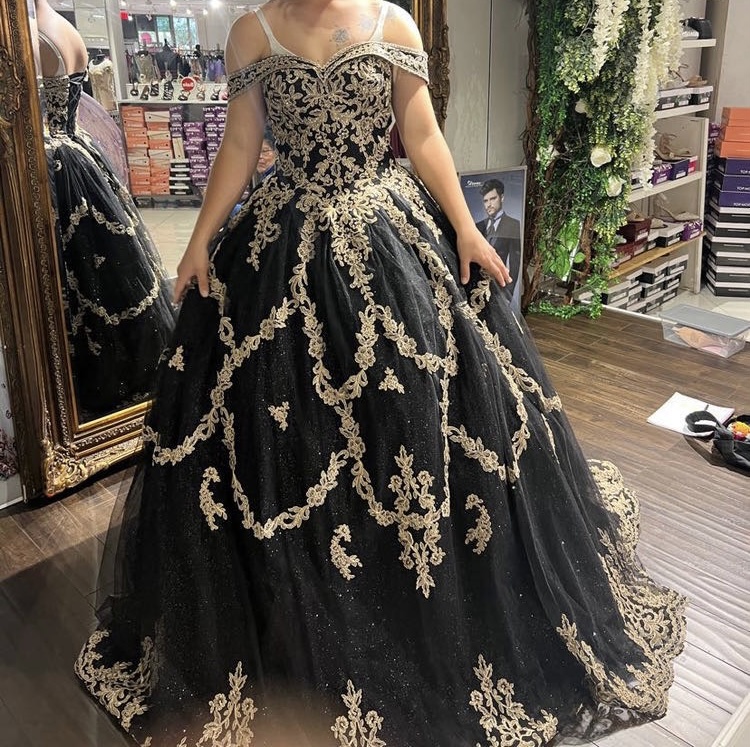 Divas Formal and Bridal Wear photo 2
