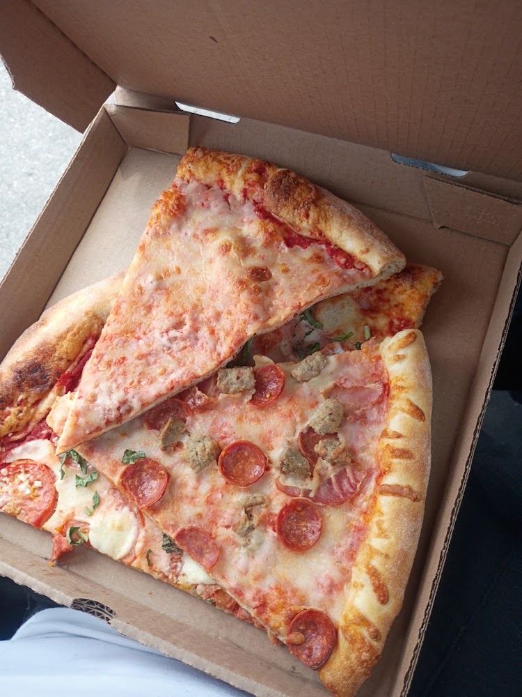 Victorino's Pizzeria in Chula Vista — photo 3
